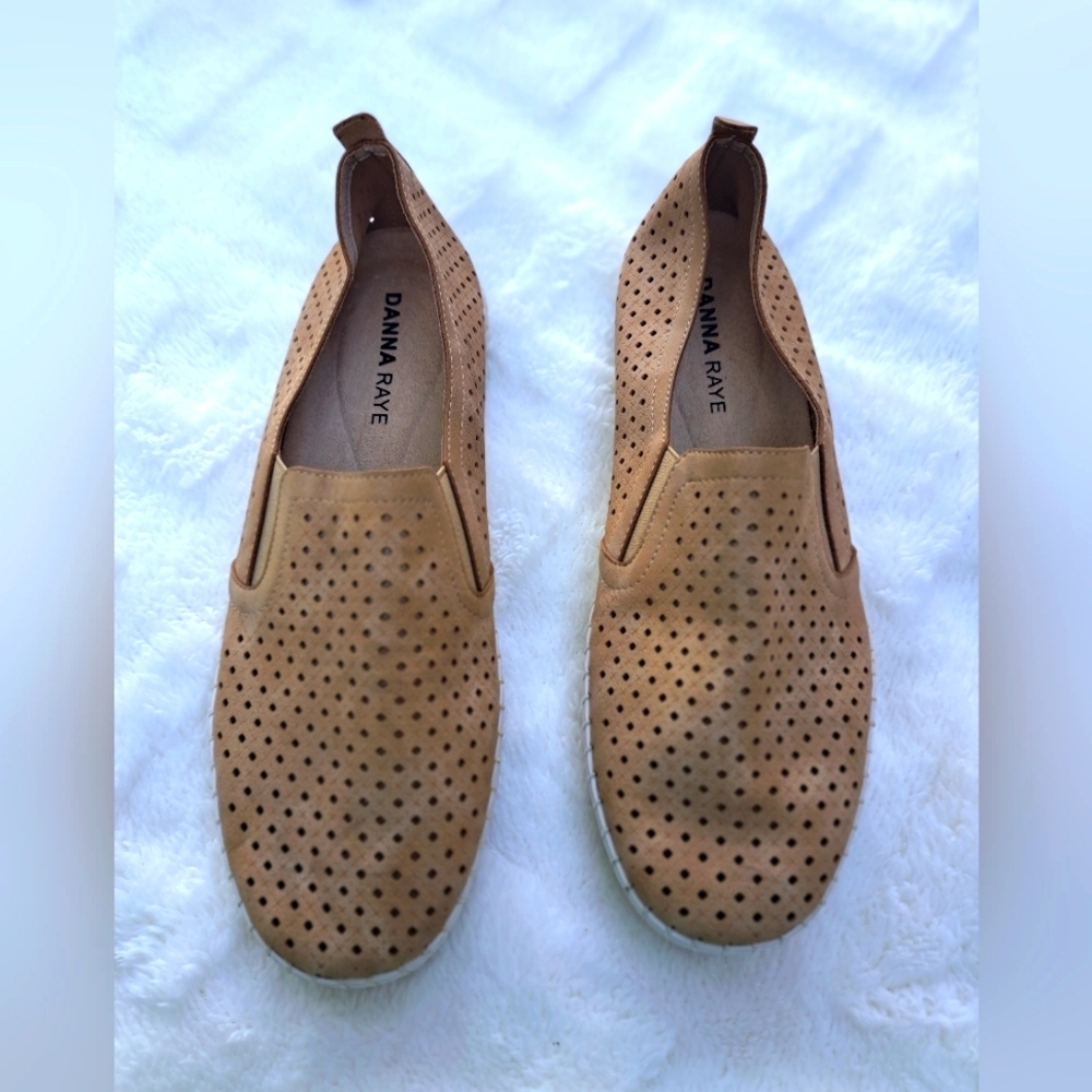 Danna Raye. Breathable Mesh tan shoes. Size 11